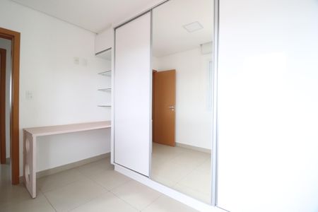 Apartamento para alugar com 105m², 3 quartos e 2 vagasQuarto 2