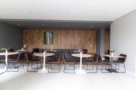 Apartamento para alugar com 42m², 1 quarto e 1 vaga Apartamento para alugar com 42m², 1 quarto e 1 vagaÁrea comum - Salão de festas