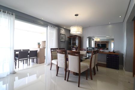 Apartamento para alugar com 123m², 3 quartos e 2 vagasSala