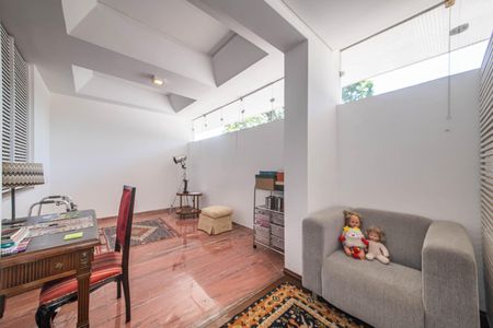 Casa à venda com 682m², 4 quartos e 12 vagas Casa à venda com 682m², 4 quartos e 12 vagasSuíte 1