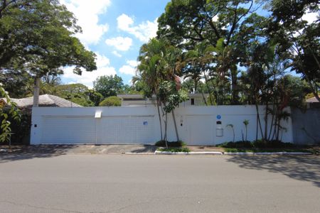 Casa à venda com 682m², 4 quartos e 12 vagasFachada