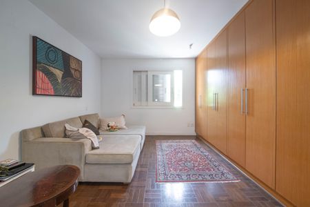 Casa à venda com 682m², 4 quartos e 12 vagas Casa à venda com 682m², 4 quartos e 12 vagasSala de Intima