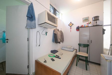 Casa à venda com 682m², 4 quartos e 12 vagas Casa à venda com 682m², 4 quartos e 12 vagasÁrea de Serviço