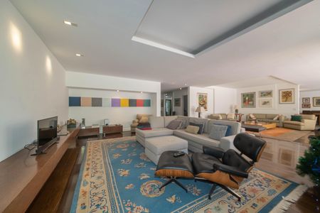 Casa à venda com 682m², 4 quartos e 12 vagas Casa à venda com 682m², 4 quartos e 12 vagasSala