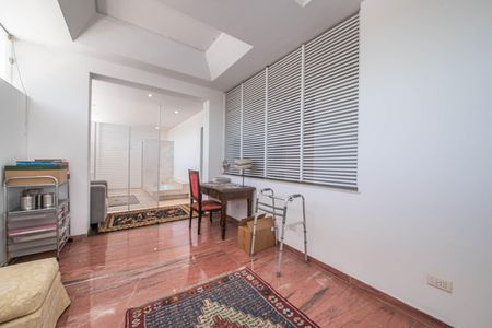 Casa à venda com 682m², 4 quartos e 12 vagas Casa à venda com 682m², 4 quartos e 12 vagasSuíte 1