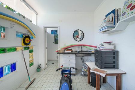 Casa à venda com 682m², 4 quartos e 12 vagas Casa à venda com 682m², 4 quartos e 12 vagasAteliê