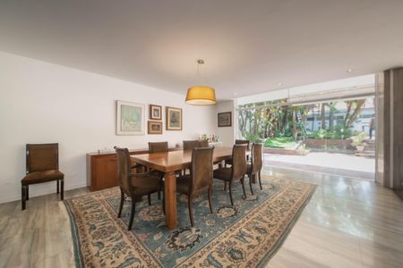 Casa à venda com 4 quartos, 682m² em Santo Amaro, São Paulo