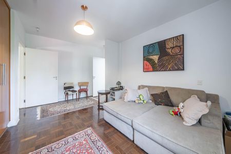 Casa à venda com 682m², 4 quartos e 12 vagas Casa à venda com 682m², 4 quartos e 12 vagasSala de Intima