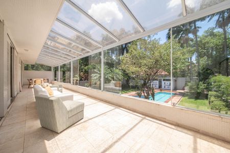 Casa à venda com 682m², 4 quartos e 12 vagas Casa à venda com 682m², 4 quartos e 12 vagasVaranda da Suíte 1,2 e 3