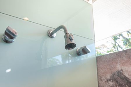 Casa à venda com 682m², 4 quartos e 12 vagas Casa à venda com 682m², 4 quartos e 12 vagasBanheiro da Suíte 3