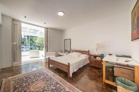 Casa à venda com 682m², 4 quartos e 12 vagas Casa à venda com 682m², 4 quartos e 12 vagasSuíte 4