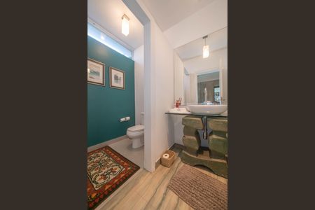 Casa à venda com 682m², 4 quartos e 12 vagas Casa à venda com 682m², 4 quartos e 12 vagasLavabo