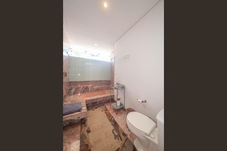 Casa à venda com 682m², 4 quartos e 12 vagas Casa à venda com 682m², 4 quartos e 12 vagasBanheiro da Suíte 3