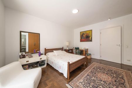 Casa à venda com 682m², 4 quartos e 12 vagas Casa à venda com 682m², 4 quartos e 12 vagasSuíte 4