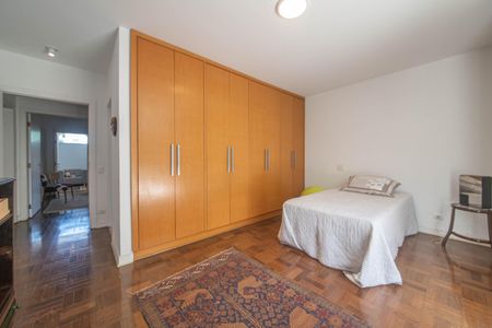 Casa à venda com 682m², 4 quartos e 12 vagas Casa à venda com 682m², 4 quartos e 12 vagasSuíte 2