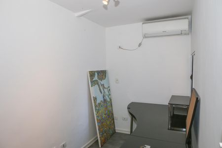 Casa de condomínio à venda com 87m², 2 quartos e 2 vagasEscritório