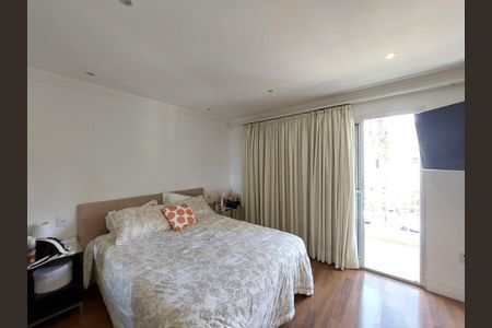 Casa de condomínio à venda com 130m², 3 quartos e 2 vagasSuíte