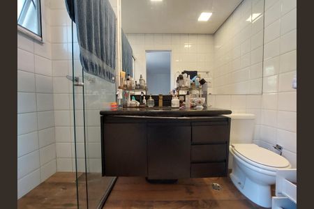 Casa de condomínio à venda com 130m², 3 quartos e 2 vagasBanheiro da Suíte