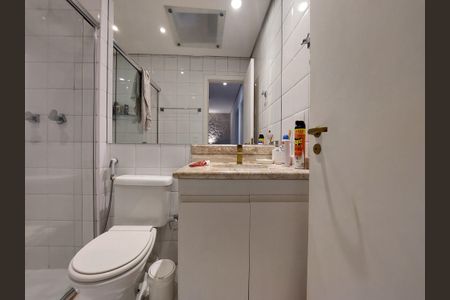 Casa de condomínio à venda com 130m², 3 quartos e 2 vagasBanheiro