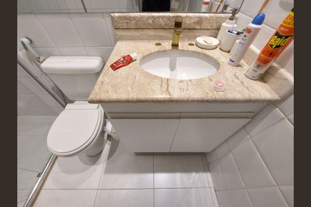 Casa de condomínio à venda com 130m², 3 quartos e 2 vagasBanheiro