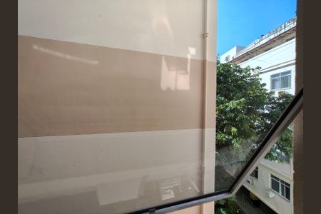 Apartamento à venda com 84m², 2 quartos e 1 vaga Apartamento à venda com 84m², 2 quartos e 1 vagaQuarto de Serviço Revertido