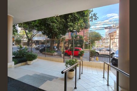 Apartamento à venda com 84m², 2 quartos e 1 vaga Apartamento à venda com 84m², 2 quartos e 1 vagaFachada e portaria