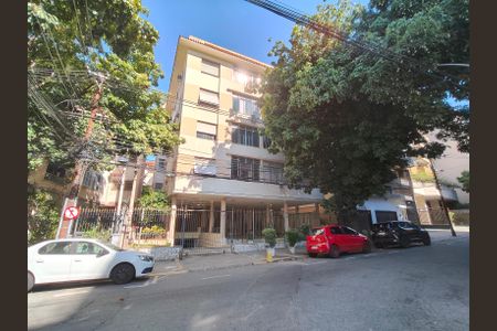 Apartamento à venda com 84m², 2 quartos e 1 vaga Apartamento à venda com 84m², 2 quartos e 1 vagaFachada e portaria
