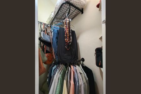 Apartamento à venda com 84m², 2 quartos e 1 vaga Apartamento à venda com 84m², 2 quartos e 1 vagaCloset do quarto 2