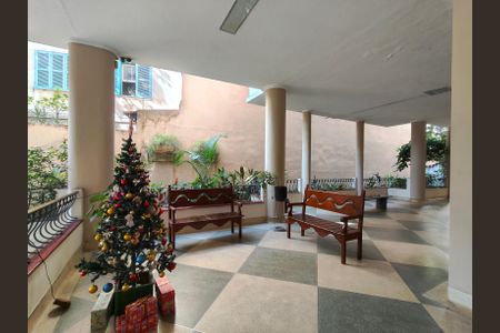 Apartamento à venda com 84m², 2 quartos e 1 vaga Apartamento à venda com 84m², 2 quartos e 1 vagaFachada e portaria