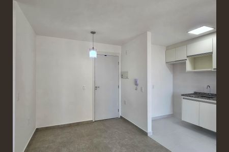 Sala de apartamento para alugar com 2 quartos, 55m² em Vila Anastácio, São Paulo