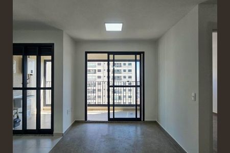 Sala de apartamento para alugar com 2 quartos, 55m² em Vila Anastácio, São Paulo
