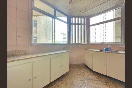 Apartamento à venda com 133m², 3 quartos e 1 vagaÁrea de Serviço 
