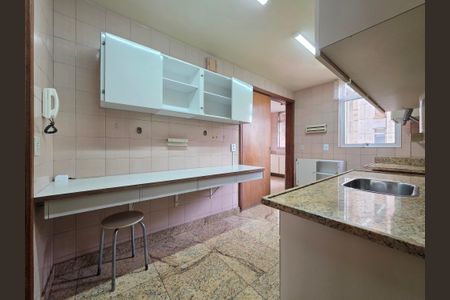 Apartamento à venda com 133m², 3 quartos e 1 vagaCozinha 