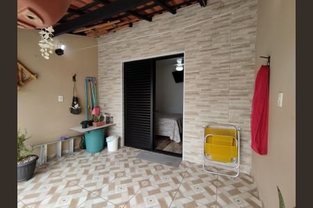 Casa à venda com 100m², 2 quartos e 1 vagaVaranda 