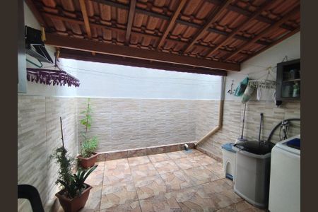 Casa à venda com 100m², 2 quartos e 1 vagaÁrea de Serviço