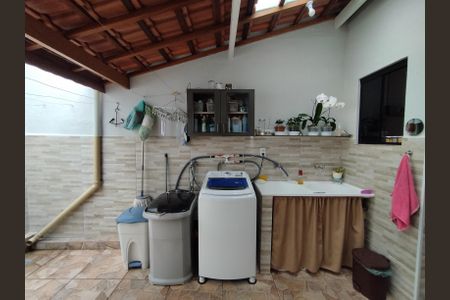 Casa à venda com 100m², 2 quartos e 1 vagaÁrea de Serviço 