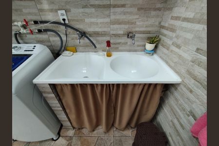 Casa à venda com 100m², 2 quartos e 1 vagaÁrea de Serviço 