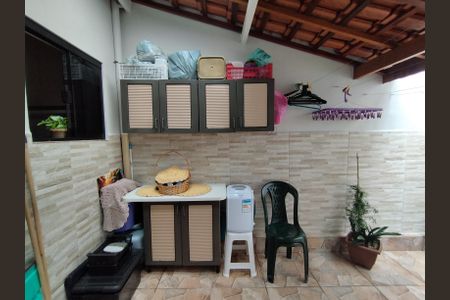 Casa à venda com 100m², 2 quartos e 1 vagaÁrea de Serviço 