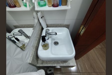 Casa à venda com 100m², 2 quartos e 1 vagaLavabo 