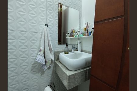 Casa à venda com 100m², 2 quartos e 1 vagaLavabo 