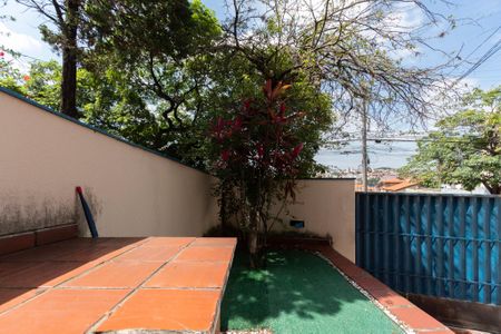 Casa para alugar com 290m², 5 quartos e 2 vagasFrente 
