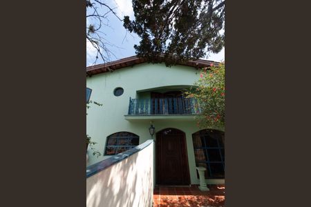 Casa para alugar com 290m², 5 quartos e 2 vagasFrente 