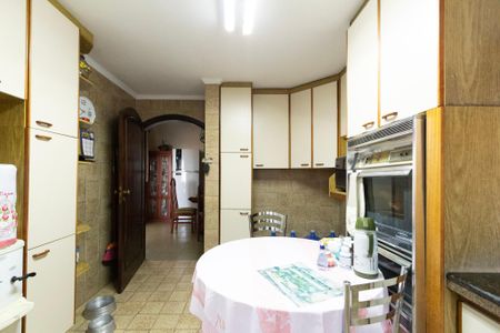 Casa para alugar com 290m², 5 quartos e 2 vagasCozinha 