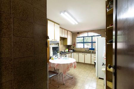 Casa para alugar com 290m², 5 quartos e 2 vagasCozinha 