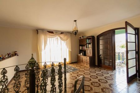 Casa para alugar com 290m², 5 quartos e 2 vagasSala Piso Superior 