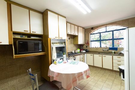 Casa para alugar com 290m², 5 quartos e 2 vagasCozinha 