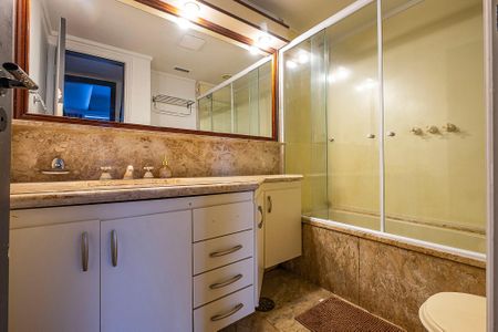 Banheiro de apartamento à venda com 1 quarto, 33m² em Jardim Paulista, São Paulo