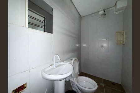 Banheiro de kitnet/studio para alugar com 1 quarto, 24m² em Vila Moraes, São Paulo