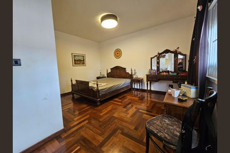 Casa para alugar com 160m², 4 quartos e 3 vagasSuite 