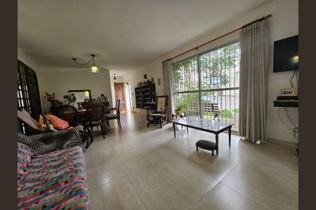 Casa para alugar com 160m², 4 quartos e 3 vagasSala